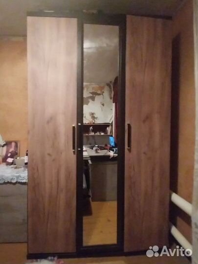 Шкаф купе с зеркалом