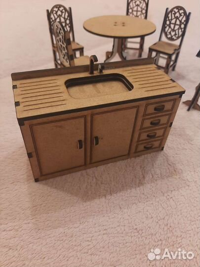 Мебель для кукольного домика