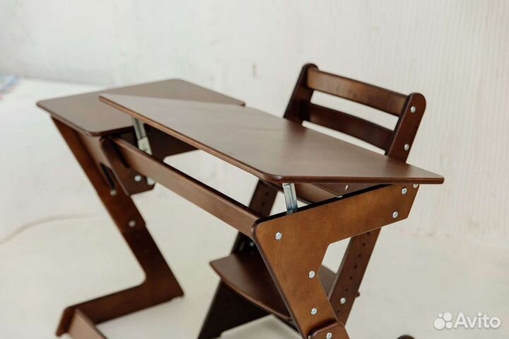 Растущая парта и стул Конек-Горбунек (комплект)