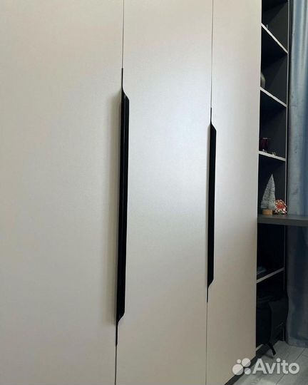 Шкаф в детскую со столом на заказ