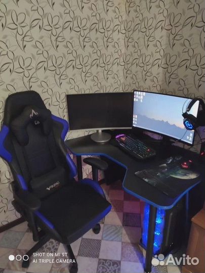 Геймерский новый компьютерный стол