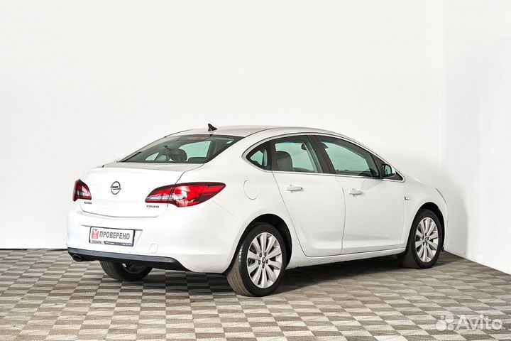 Opel Astra, 2013