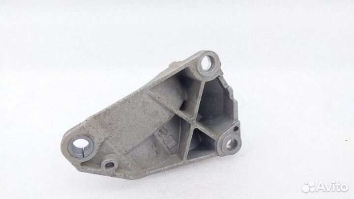 Б/У Б/У Кронштейн промежуточного вала Состояние