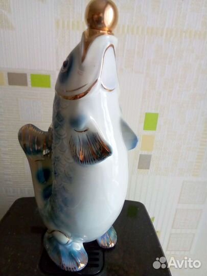 Фарфоровый штоф 