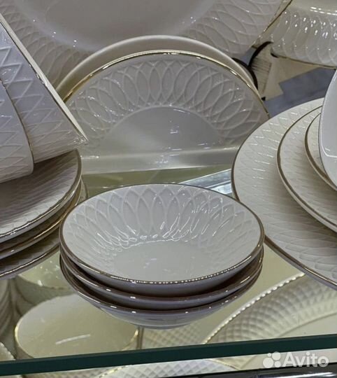 Набор столовой посуды на 12 персон