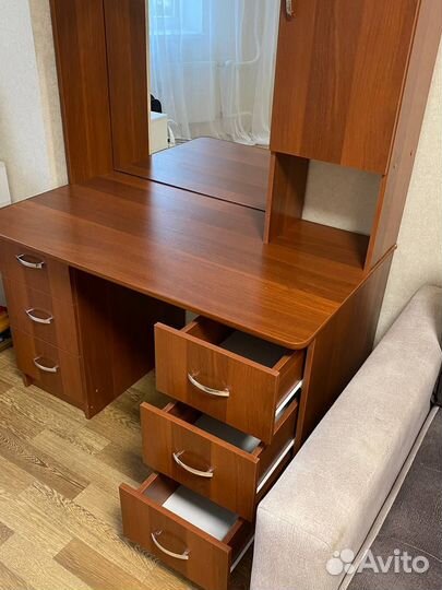 Компьютерный стол