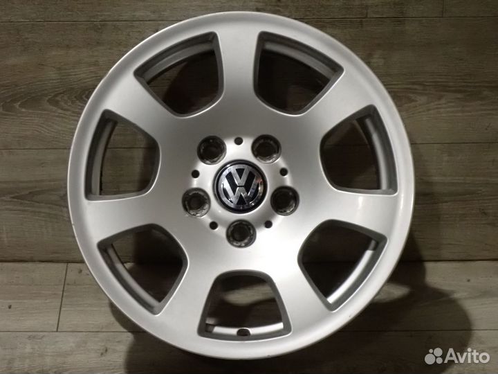 Комплект оригинальных R16 дисков VW Transporter