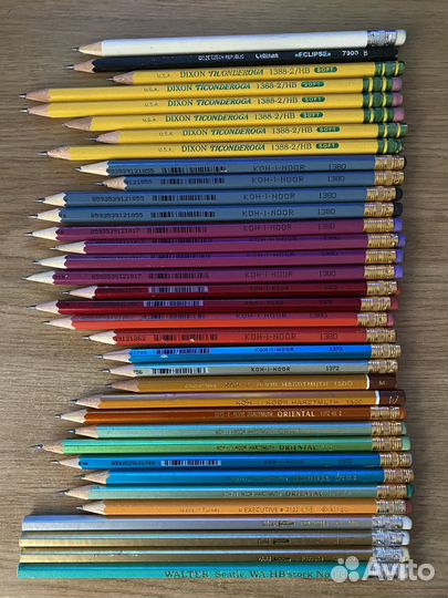 Угольники, линейки, ручки, карандаши