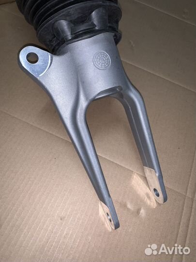 Пневмостойка передняя правая Porsche Panamera 970