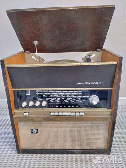 Ламповая радиола СССР VEF Rapsodia