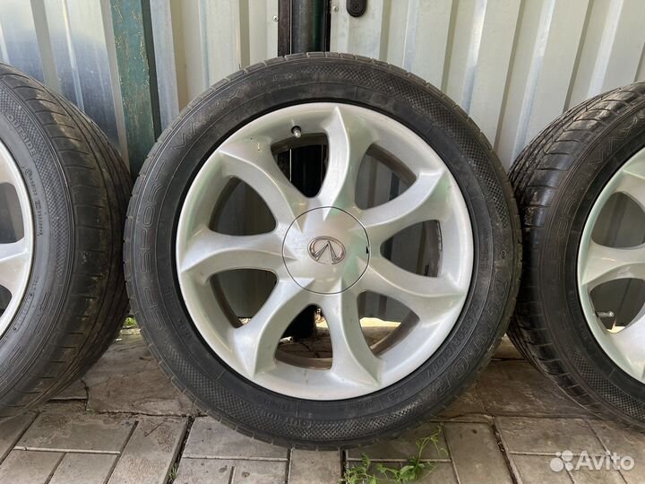 Диски литые на Infiniti M37 с резиной