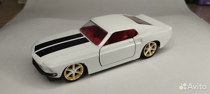 Модель 1/32 Ford Mustang