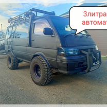 Toyota Hiace 2.4 MT, 1992, 200 000 км, с пробегом, цена 1 600 000 руб.