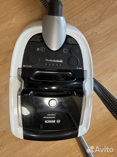 Моющий пылесос bosh BWD421PRO