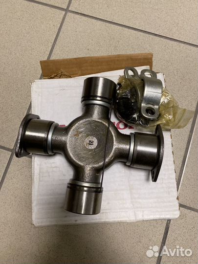 Крестовина кардана 677 Freightliner/International