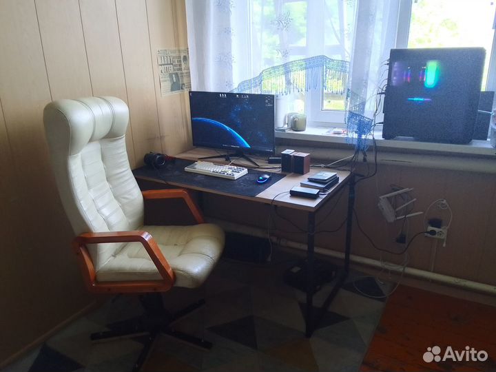 Компьютерное кресло