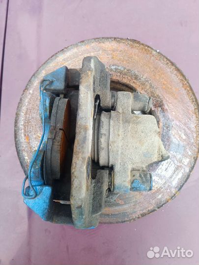 Суппорт тормозной передний Ford Torneo connect