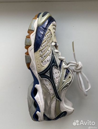 Кроссовки mizuno
