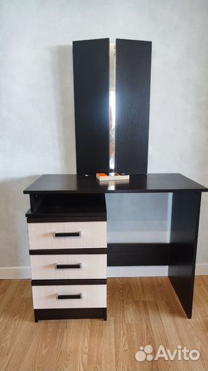 Туалетный столик - трельяж