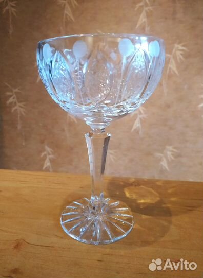 Вазы на ножке стекло цветное