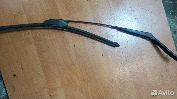 Поводок дворника передний задний Primera P11