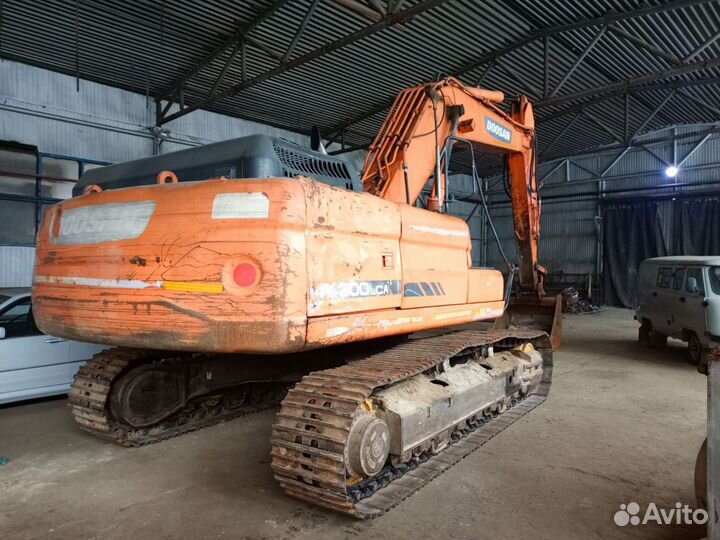 Гусеничный экскаватор DOOSAN DX300LCA, 2011