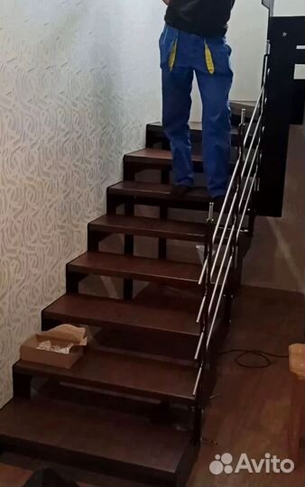Лестница. На металлокаркасе на второй этаж
