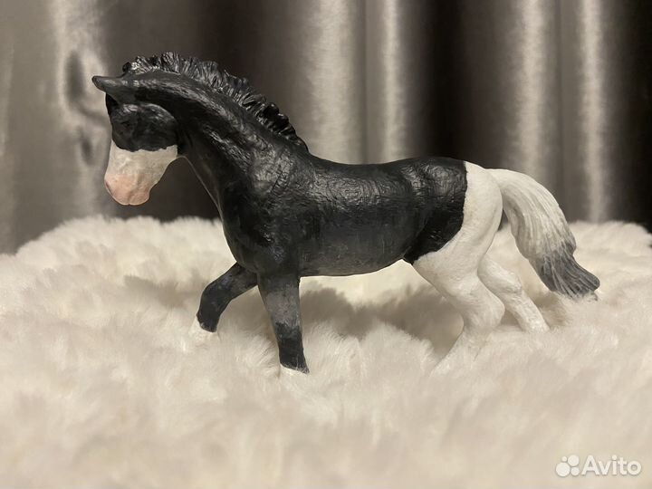 Перекрас/кастом лошади шляйх