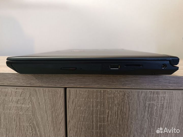Ноутбук MSI MS-16J5
