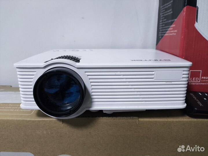 Проектор Byintek BT140 Android