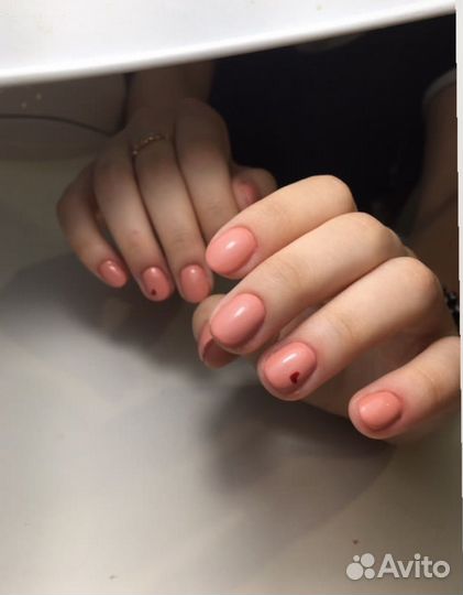 Модель на маникюр