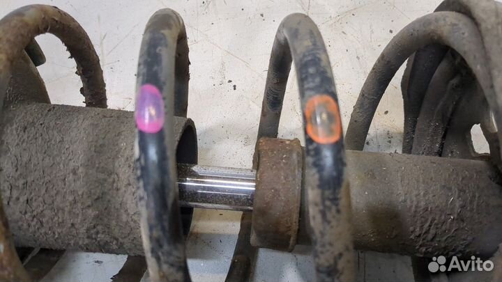 Амортизатор подвески левый передний Toyota Avensis 1