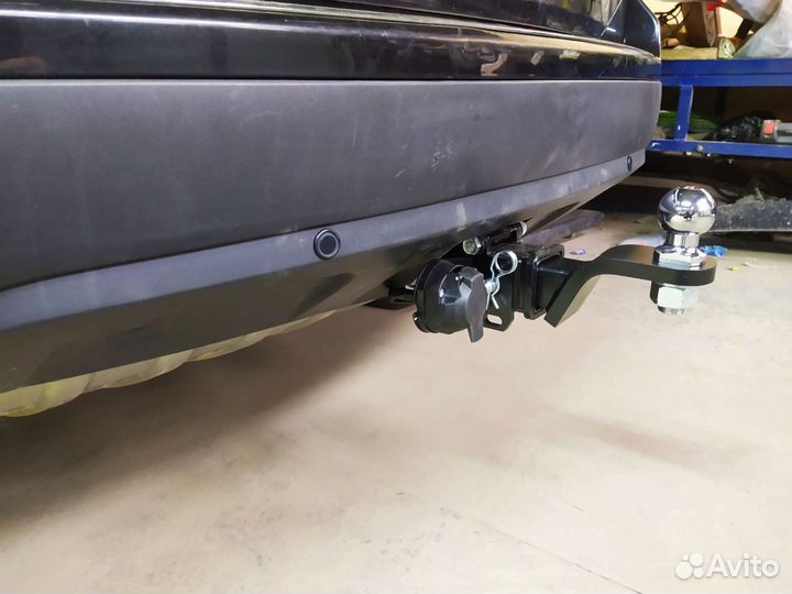 Фаркоп на Volkswagen Touareg 2002-2018