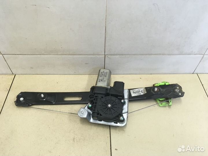 Стеклоподъемник электр. задний правый 1-серия E87