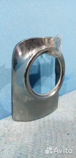 Рамка противотуманной фары правой Lexus LX 3