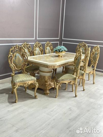 Новые стол и стулья