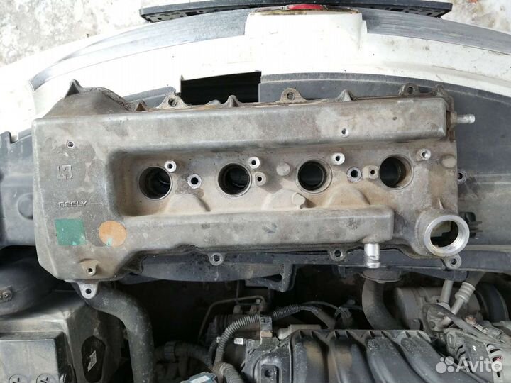 Крышка клапанов мотора