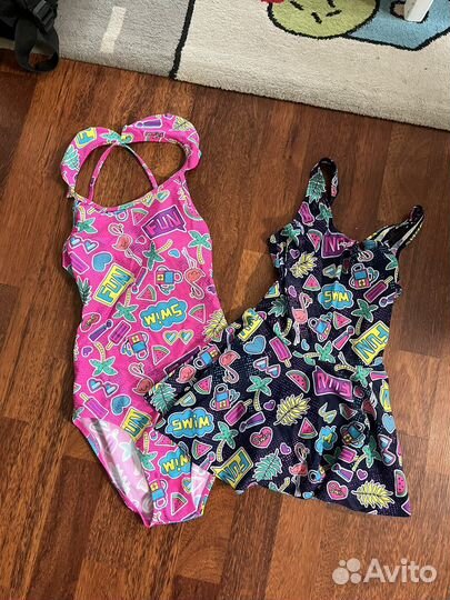 Купальники и шлёпки