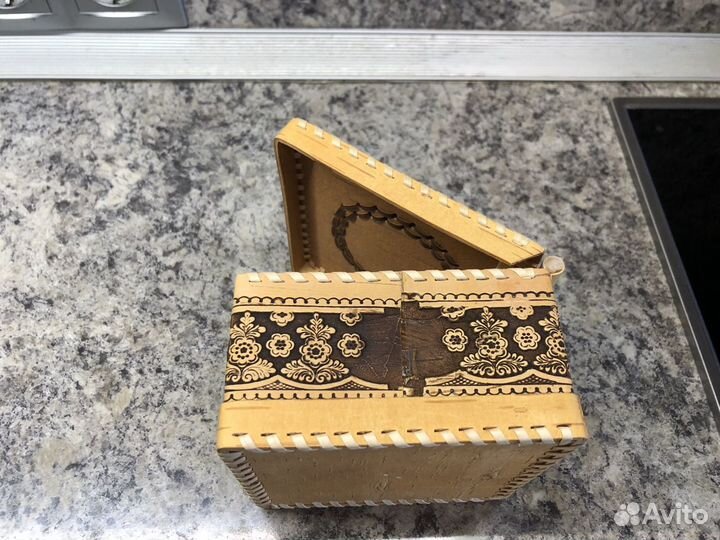 Шкатулка из бересты квадратная