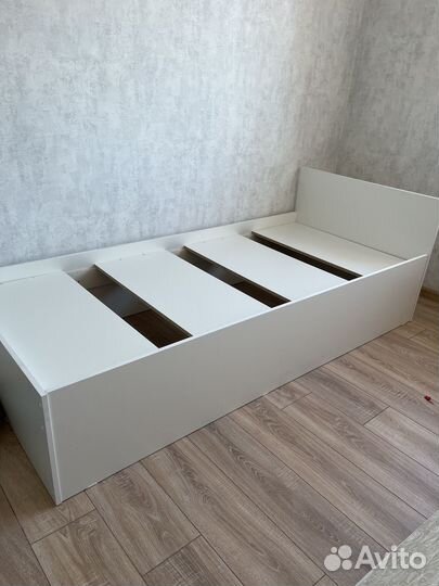 Кровать новая белая