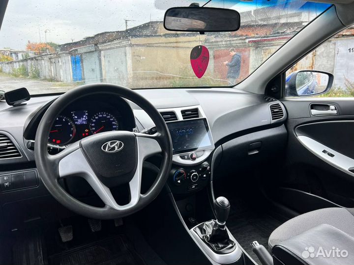 Hyundai Solaris 1.4 МТ, 2012, 200 000 км