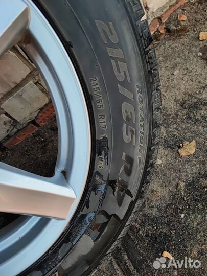 Pirelli Ice Zero FR 215/65 R17