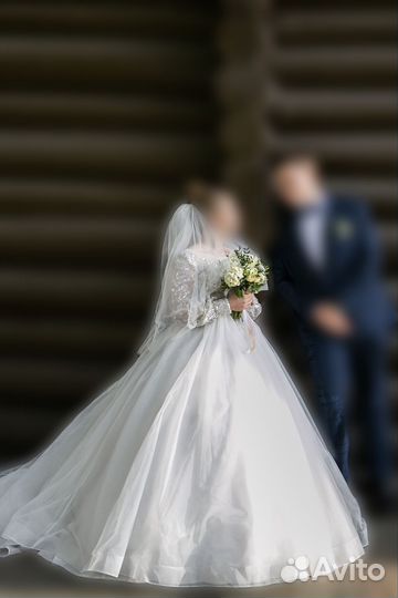 Пышное свадебное платье со шлейфом