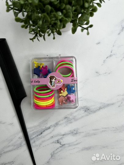 Пакетом Набор резинок и заколок в коробочке