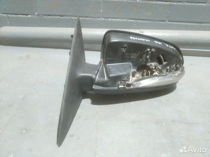 Зеркало заднего вида боковое переднее левое LADA