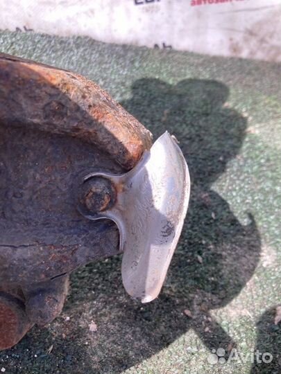 Кулак поворотный передний левый Ford Mondeo седан