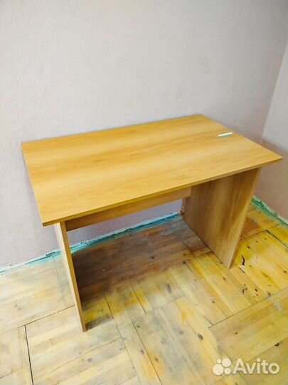 Стол письменный
