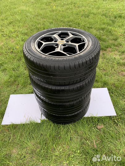 Летняя резина на литых дисках Michelin 215/60/R16