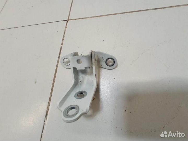 Петля двери задней левой нижняя Hyundai Solaris 2