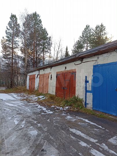 Гараж, > 30 м²